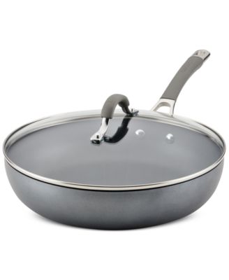 Circulon - System of raised circles and triple layer, premium quality nonstick for long-lasting food release and easy cleanup